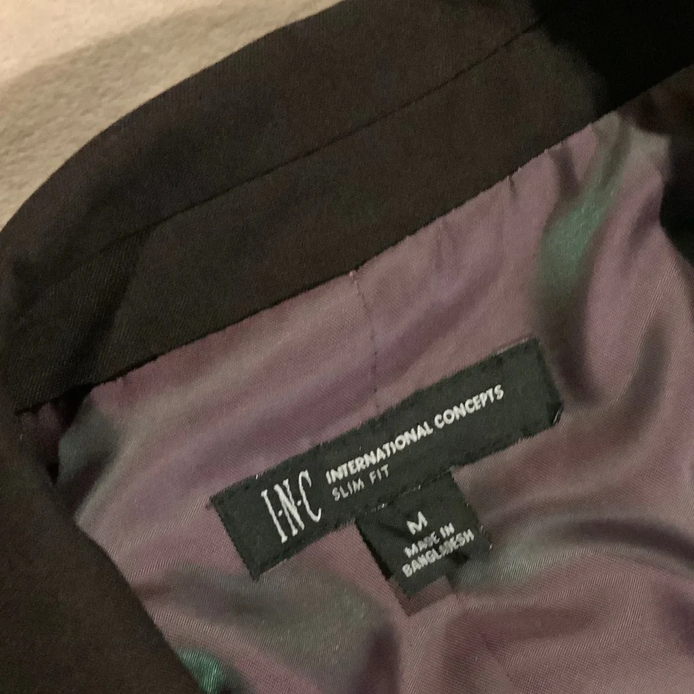 INC Men’s Suit  Jacket and Pants: Jacket Sz M, Pants W 32, L 32 Deep Purple